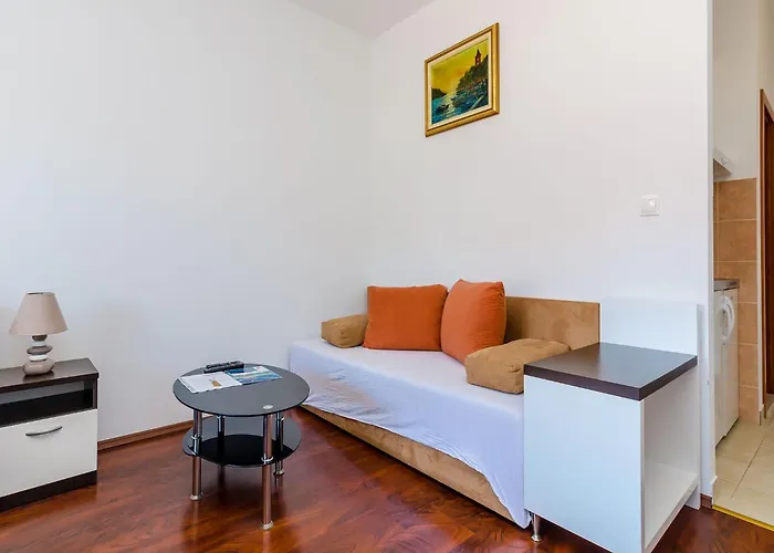 Appartamento Aura - Comfort 6 With Shared Swimming Pool