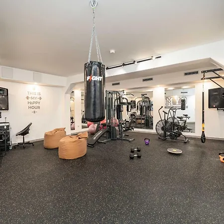 Aura - Comfort 6 With Shared Swimming Pool Apartment *