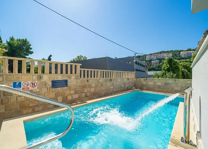 Apartment Aura - Comfort 6 With Shared Swimming Pool *