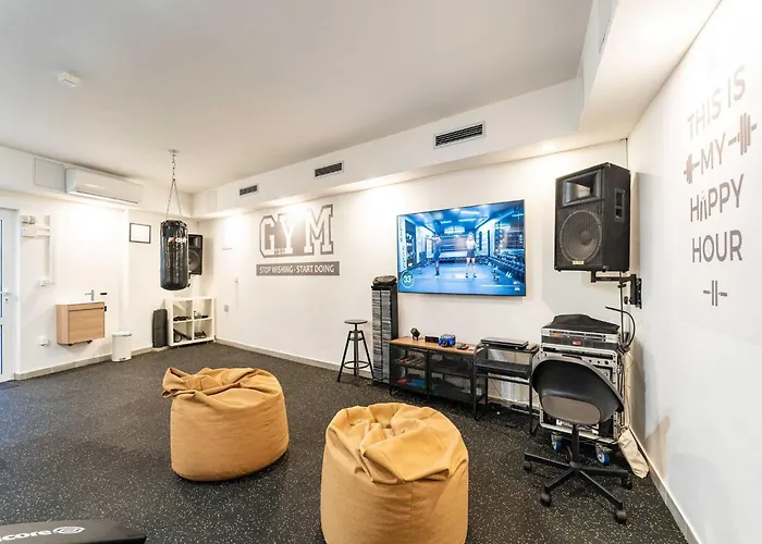 Aura - Comfort 6 With Shared Swimming Pool Apartment
