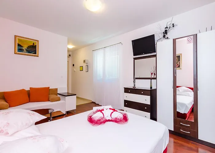 Aura - Comfort 6 With Shared Swimming Pool Apartment Dubrovnik