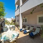 Aura - Comfort 6 With Shared Swimming Pool Appartamento