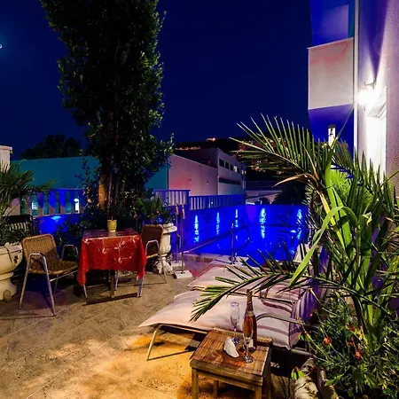 Διαμέρισμα Aura - Comfort 6 With Shared Swimming Pool