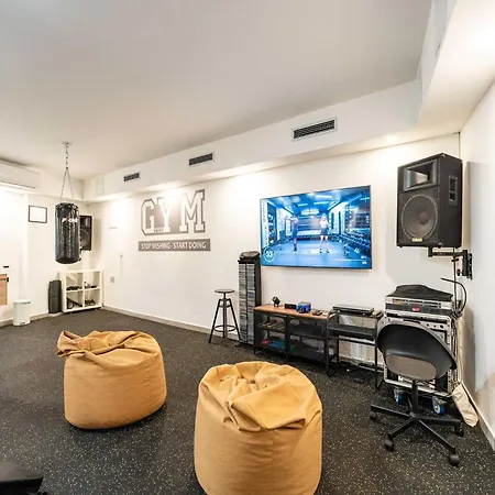Aura - Comfort 6 With Shared Swimming Pool Apartament